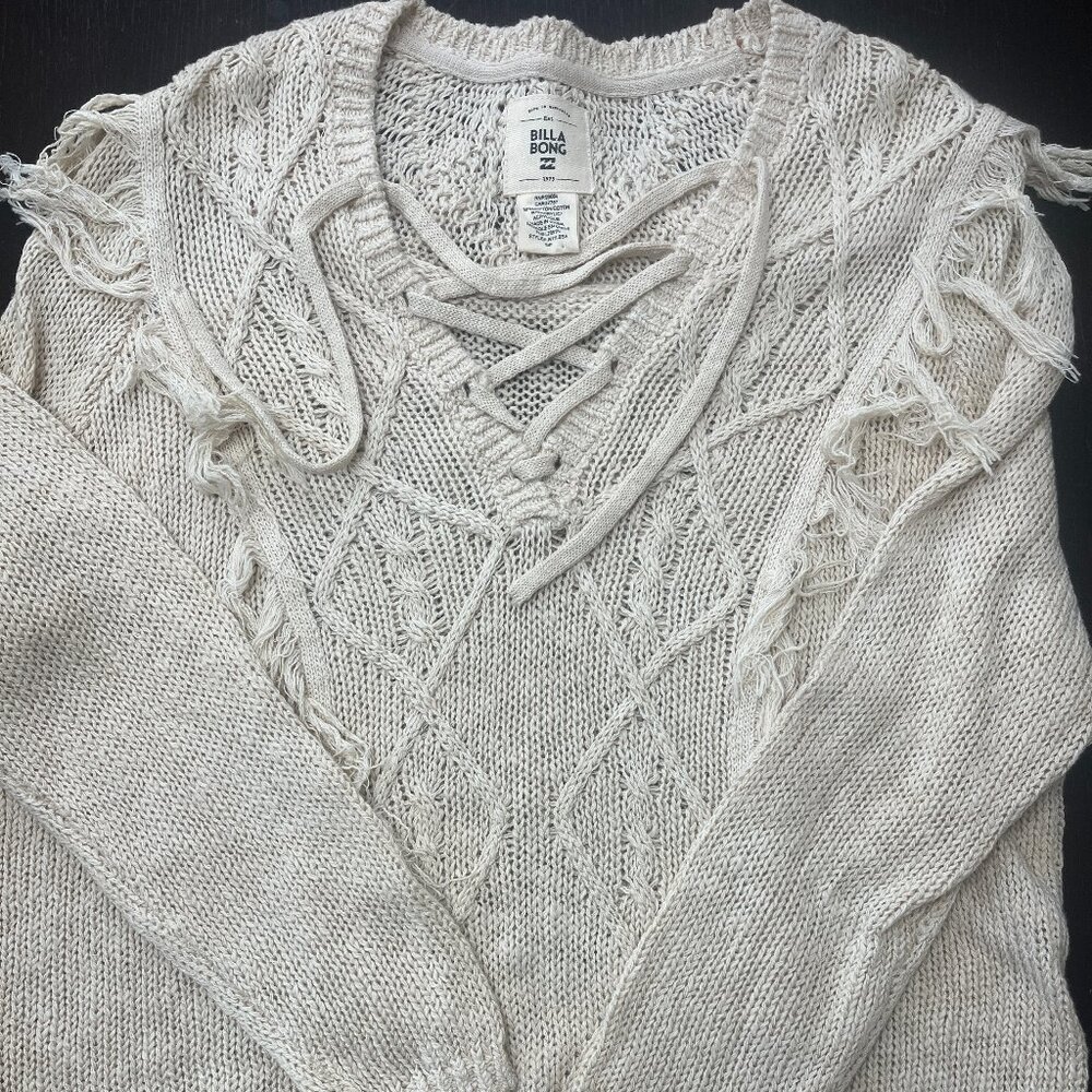 NWOT - Billabong Vneck Pull Over Light Sweater - Size Small